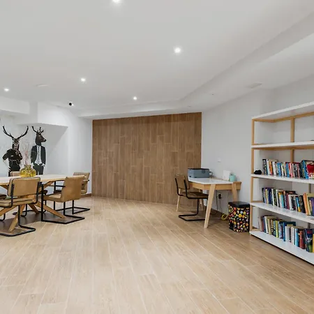 Vivi Homes - Sultana Gym, Pool, Terrace & Sea View Apartment Fuengirola
