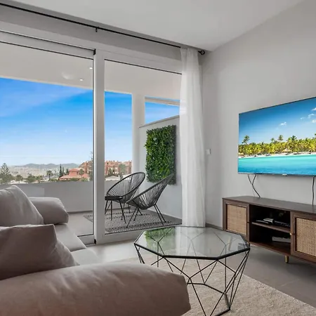 Vivi Homes - Sultana Gym, Pool, Terrace & Sea View Apartment Fuengirola